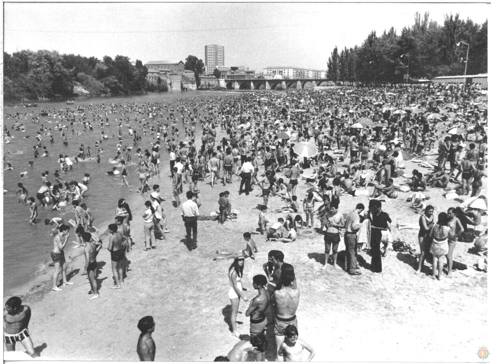 Fotos: Los veranos en la playa de Las Moreras en los años 70