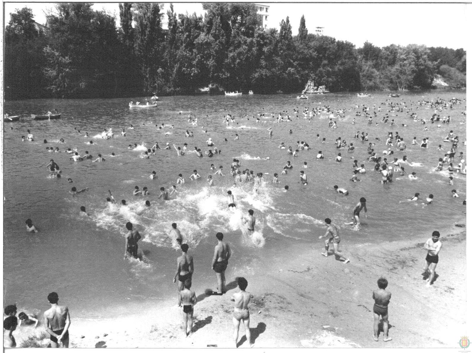 Fotos: Los veranos en la playa de Las Moreras en los años 70