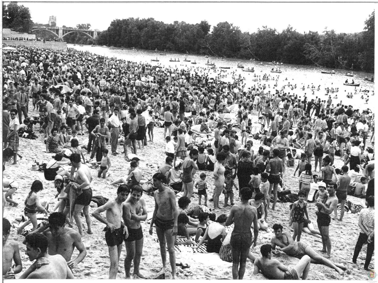 Fotos: Los veranos en la playa de Las Moreras en los años 70