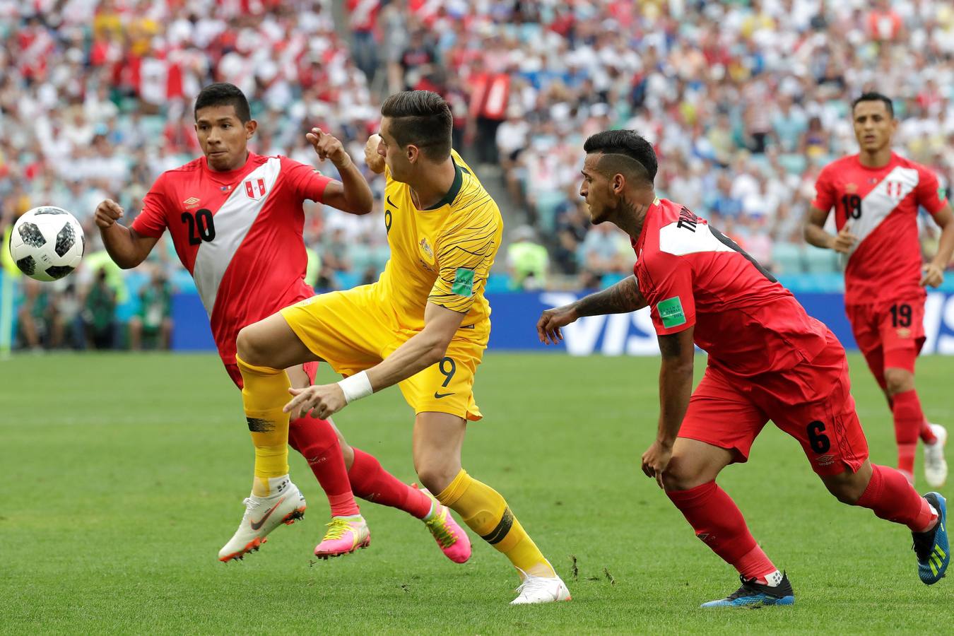 Las mejores imágenes del partido de la tercera jornada del Grupo C entre Australia y Perú.