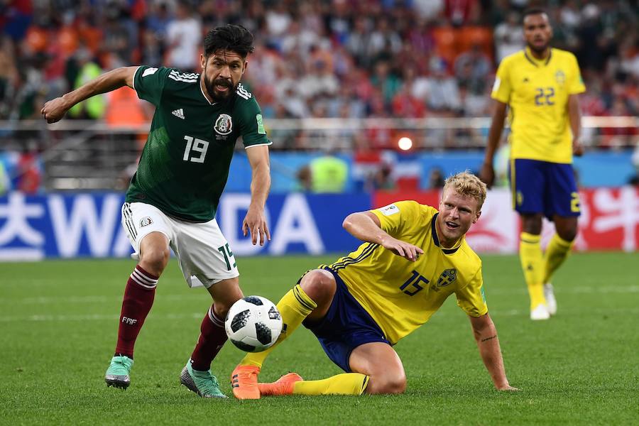 Suecia se impuso por 0-3 a México en el encuentro correspondiente a la tercera jornada del grupo F. La derrota de Alemania ante Corea del Sur dio el pase a ambas selecciones para octavos. 