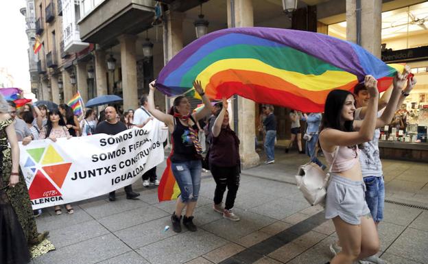 La marcha del Orgullo LGTB+, en la Calle Mayor.