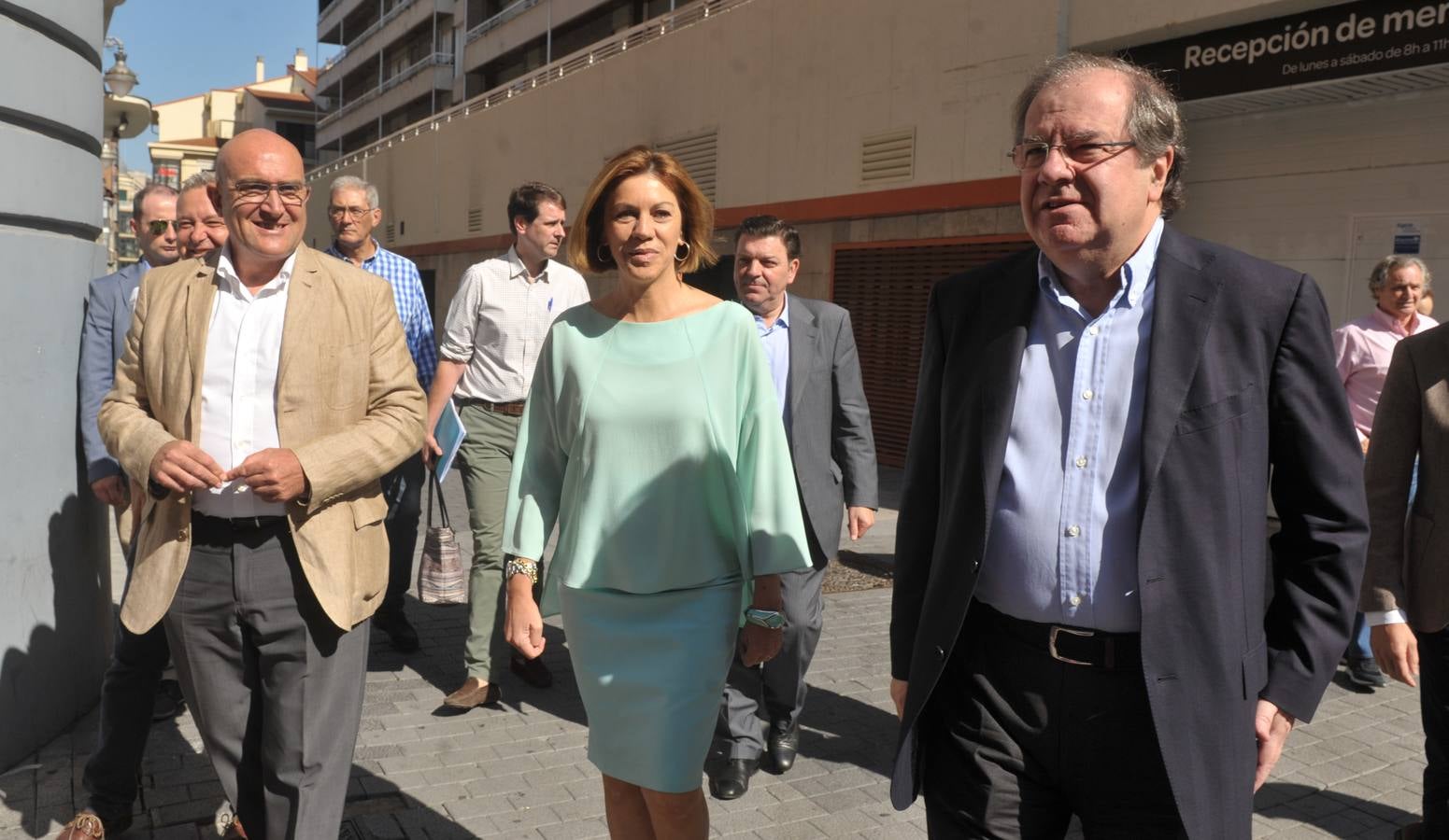 La secretaria general del PP y candidata a la presidencia de este partido se ha referido a las «noticias inquietantes» del acercamiento de presos etarras «en pago al apoyo de Bildu y el PNV»