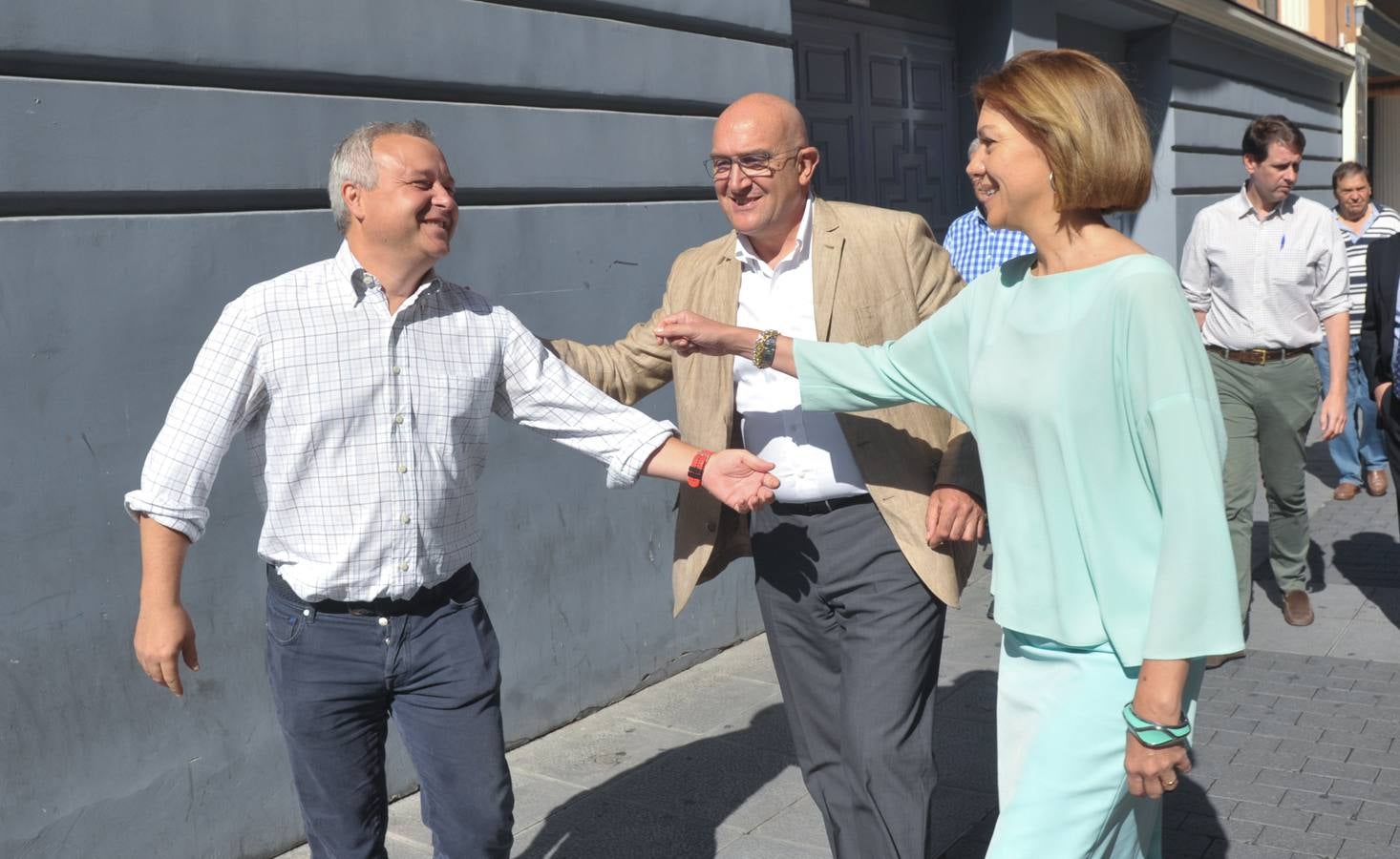 La secretaria general del PP y candidata a la presidencia de este partido se ha referido a las «noticias inquietantes» del acercamiento de presos etarras «en pago al apoyo de Bildu y el PNV»