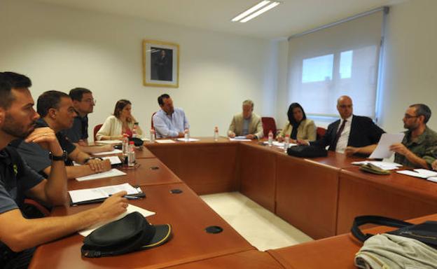 Reunión de la Junta Local de Seguridad celebrada ayer en Santa Marta de Tormes. 