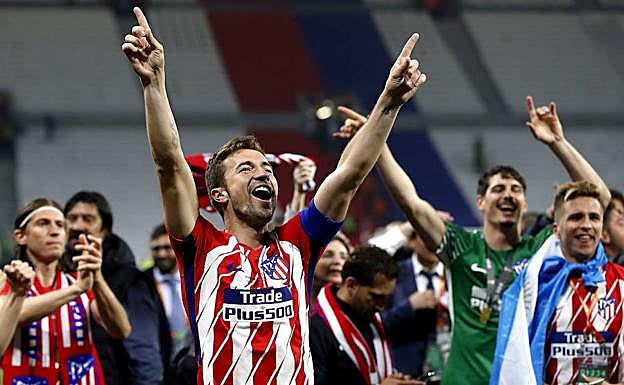 Gabi celebra su último título, la Europa League. 