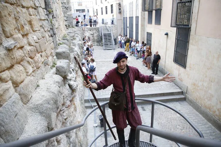 Fotos: Actividades culturales en la Cueva de Salamanca, la Casa de las Conchas y la Casa Lis