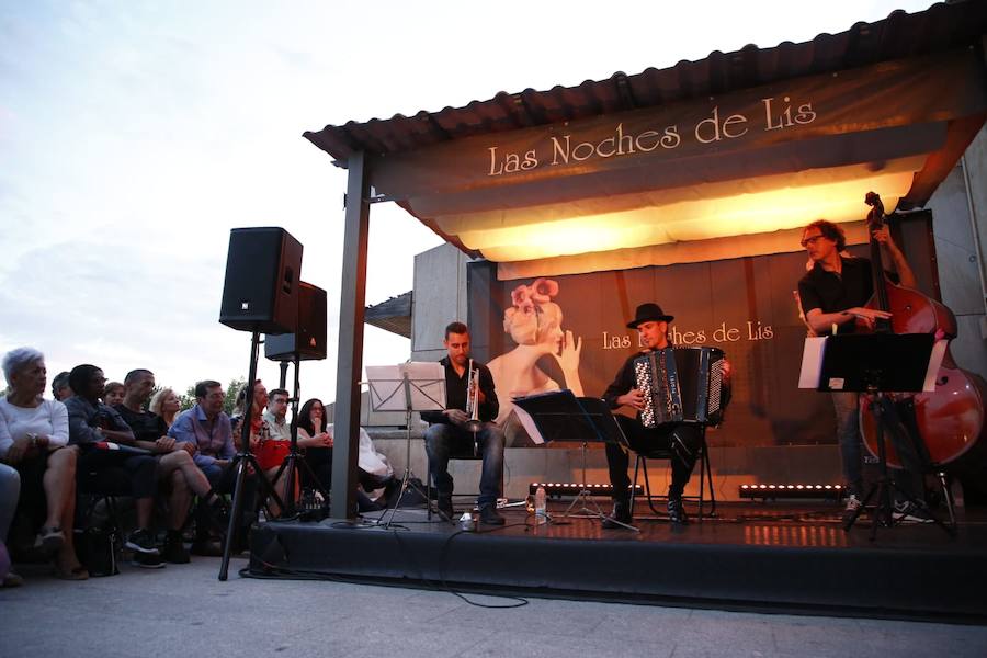 Fotos: Actividades culturales en la Cueva de Salamanca, la Casa de las Conchas y la Casa Lis