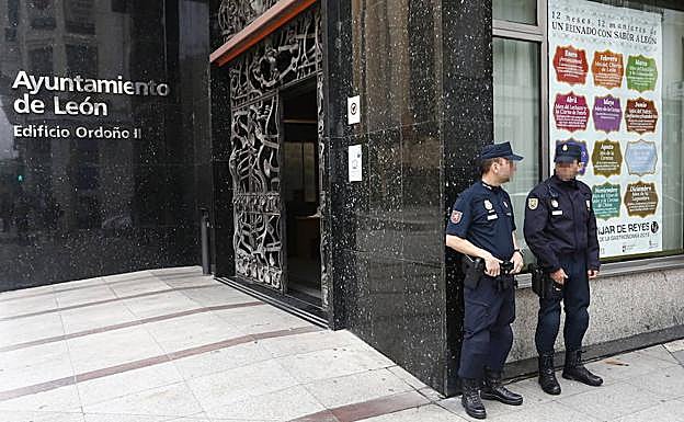 Una macrooperacion policial destapa una red de adjudicaciones amañadas. 