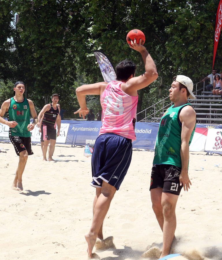 Fotos: Final masculina de balonmano playa en Valladolid