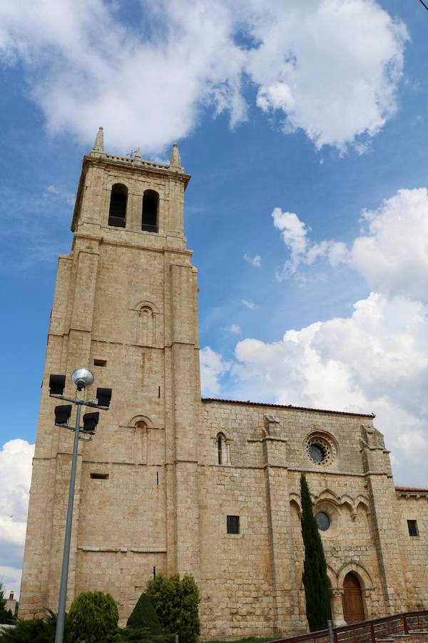 Fotos: Visitas teatralizas a Santa María La Mayor en Villamuriel