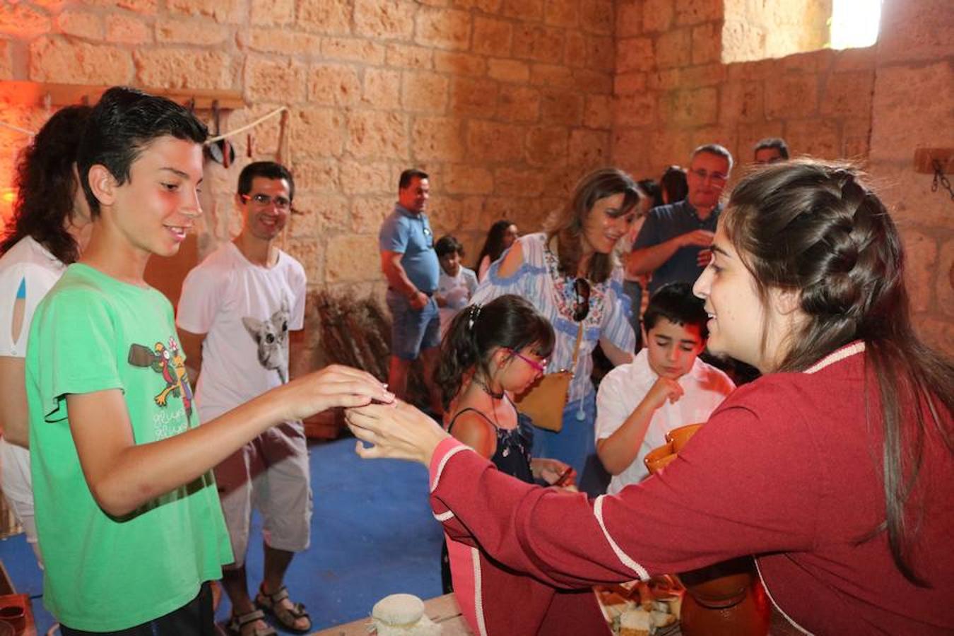 Fotos: Visitas teatralizas a Santa María La Mayor en Villamuriel