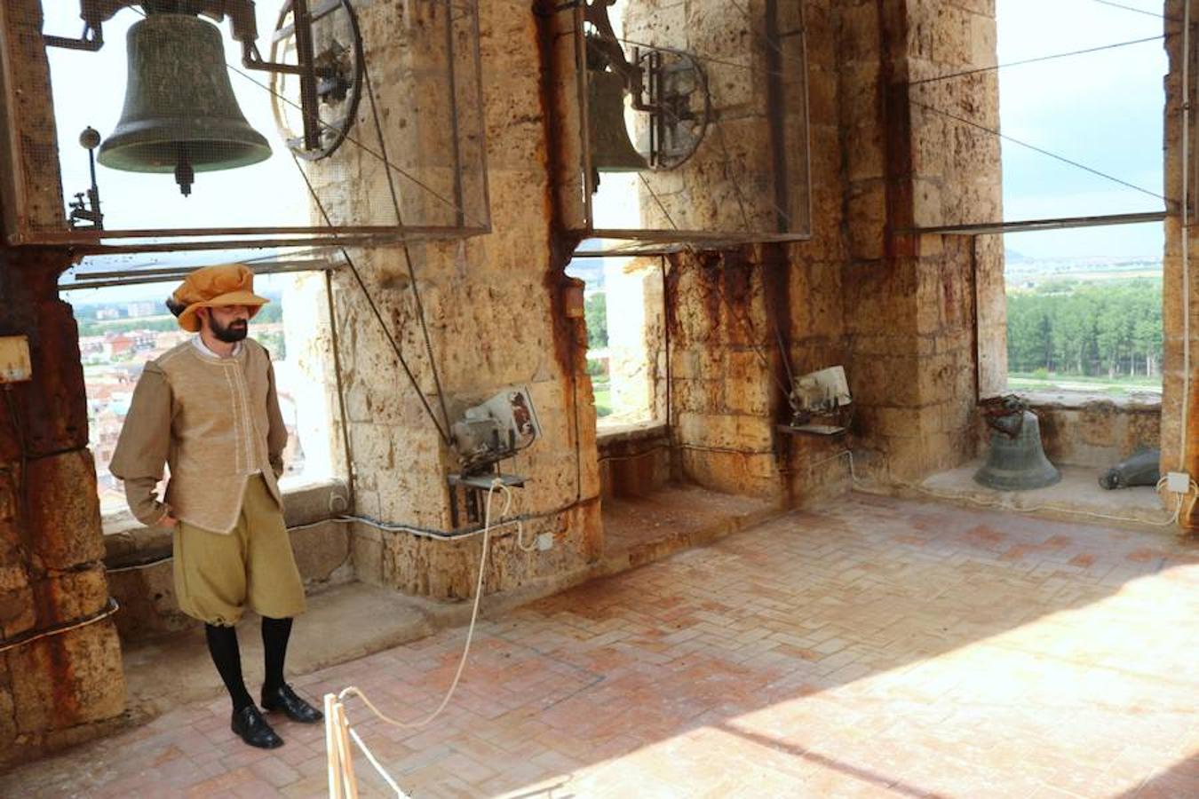 Fotos: Visitas teatralizas a Santa María La Mayor en Villamuriel