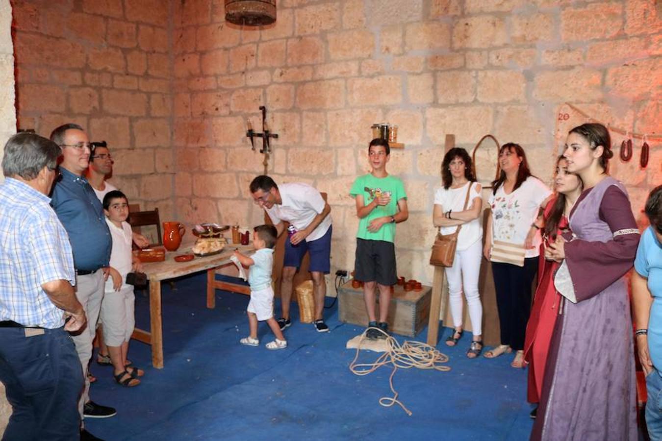 Fotos: Visitas teatralizas a Santa María La Mayor en Villamuriel