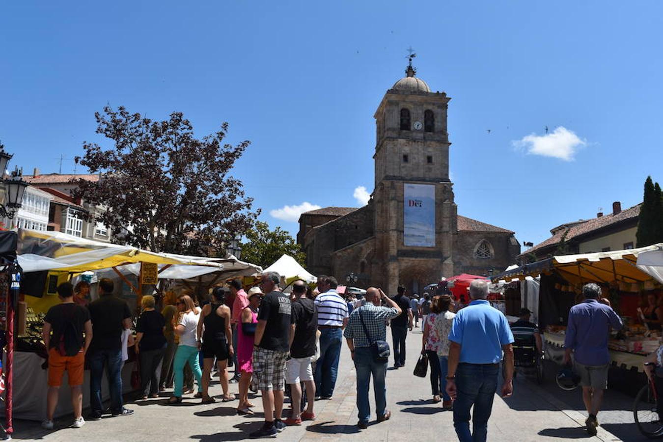 Fotos: La Feria de Artesanía llena Aguilar de arte