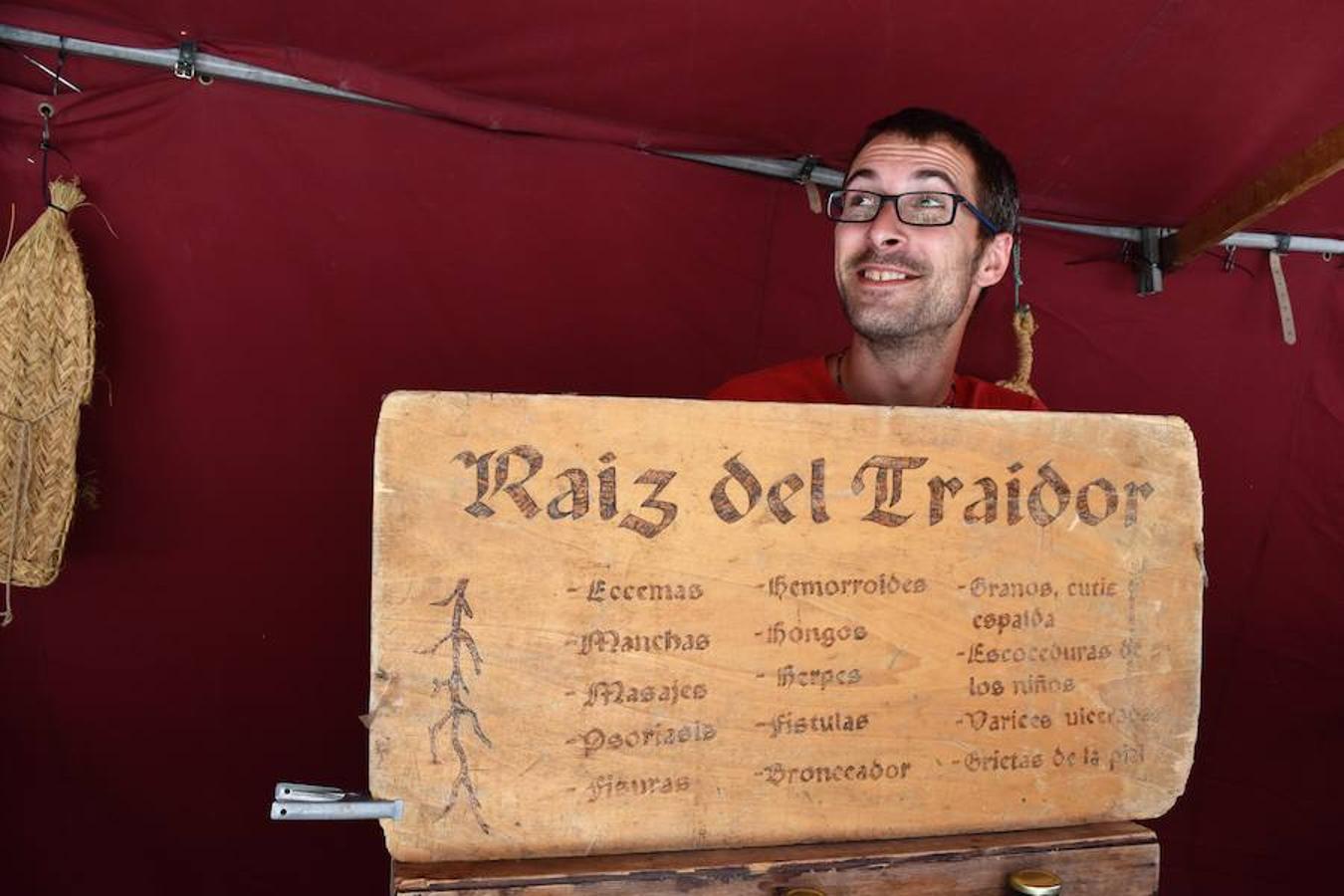Fotos: La Feria de Artesanía llena Aguilar de arte