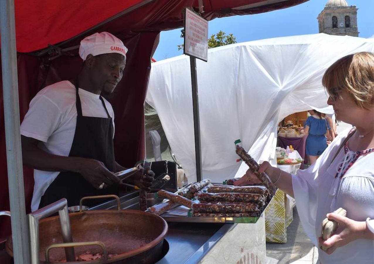 Fotos: La Feria de Artesanía llena Aguilar de arte