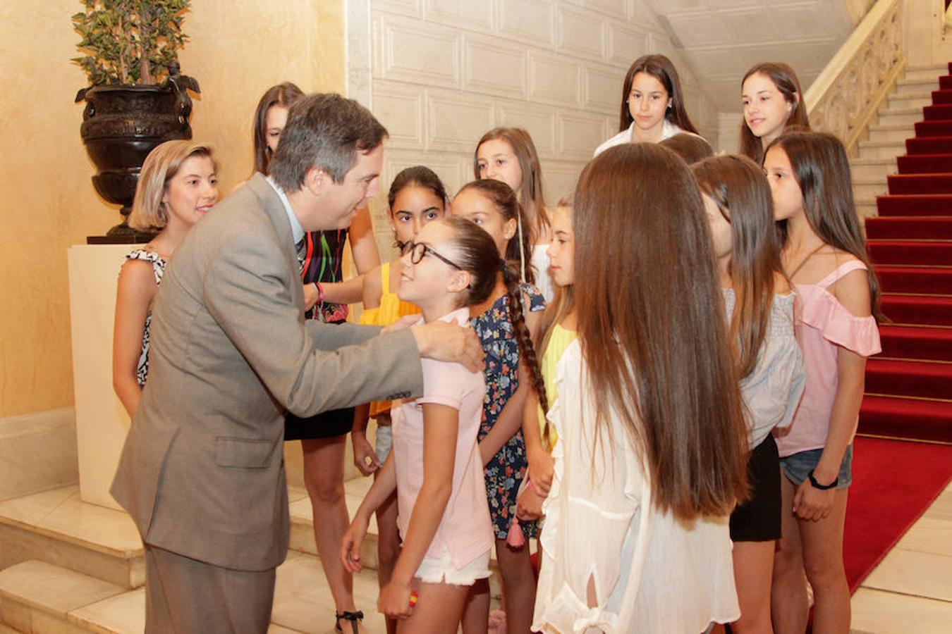 Fotos: El Club Rítmica Salamanca en el Ayuntamiento