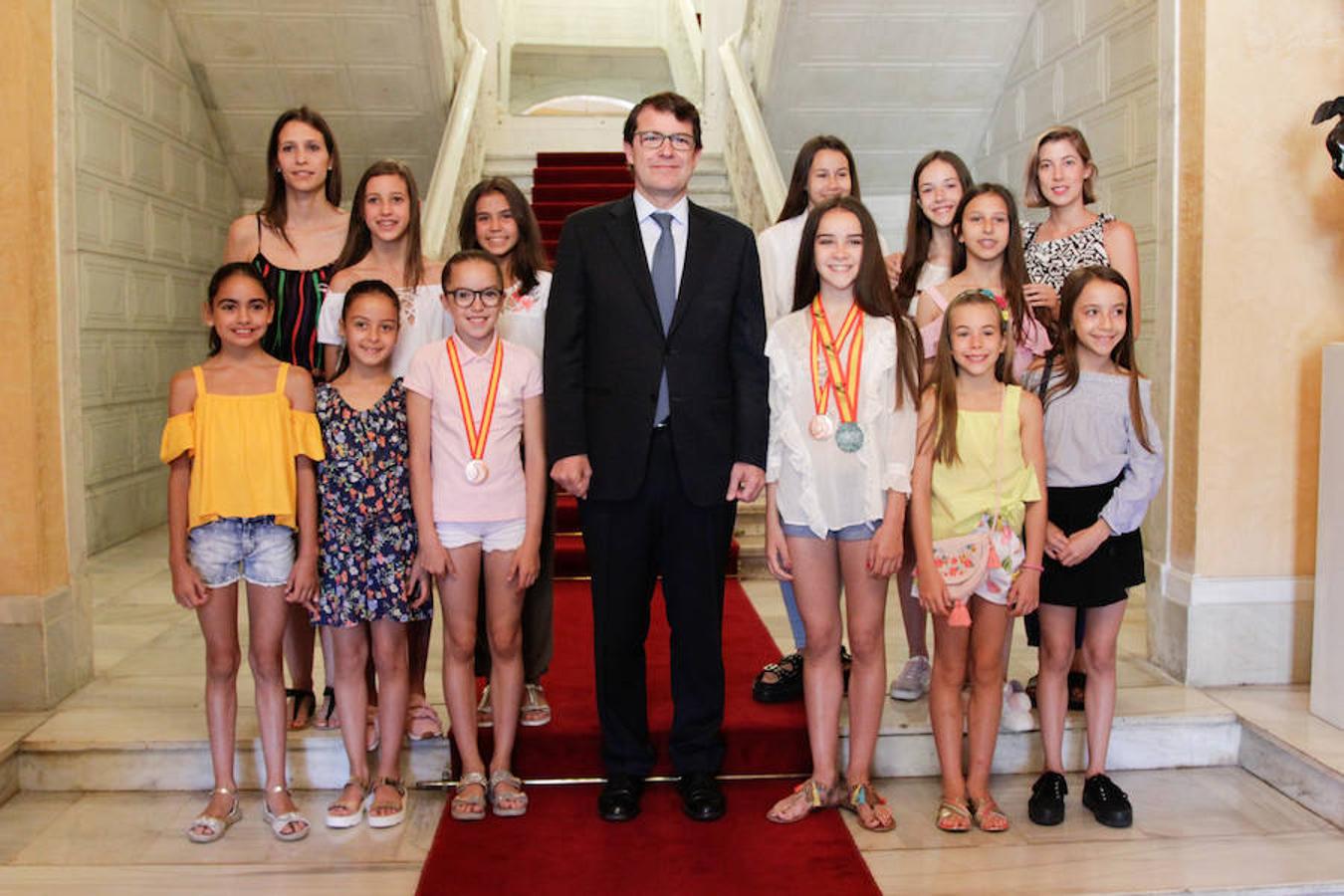 Fotos: El Club Rítmica Salamanca en el Ayuntamiento