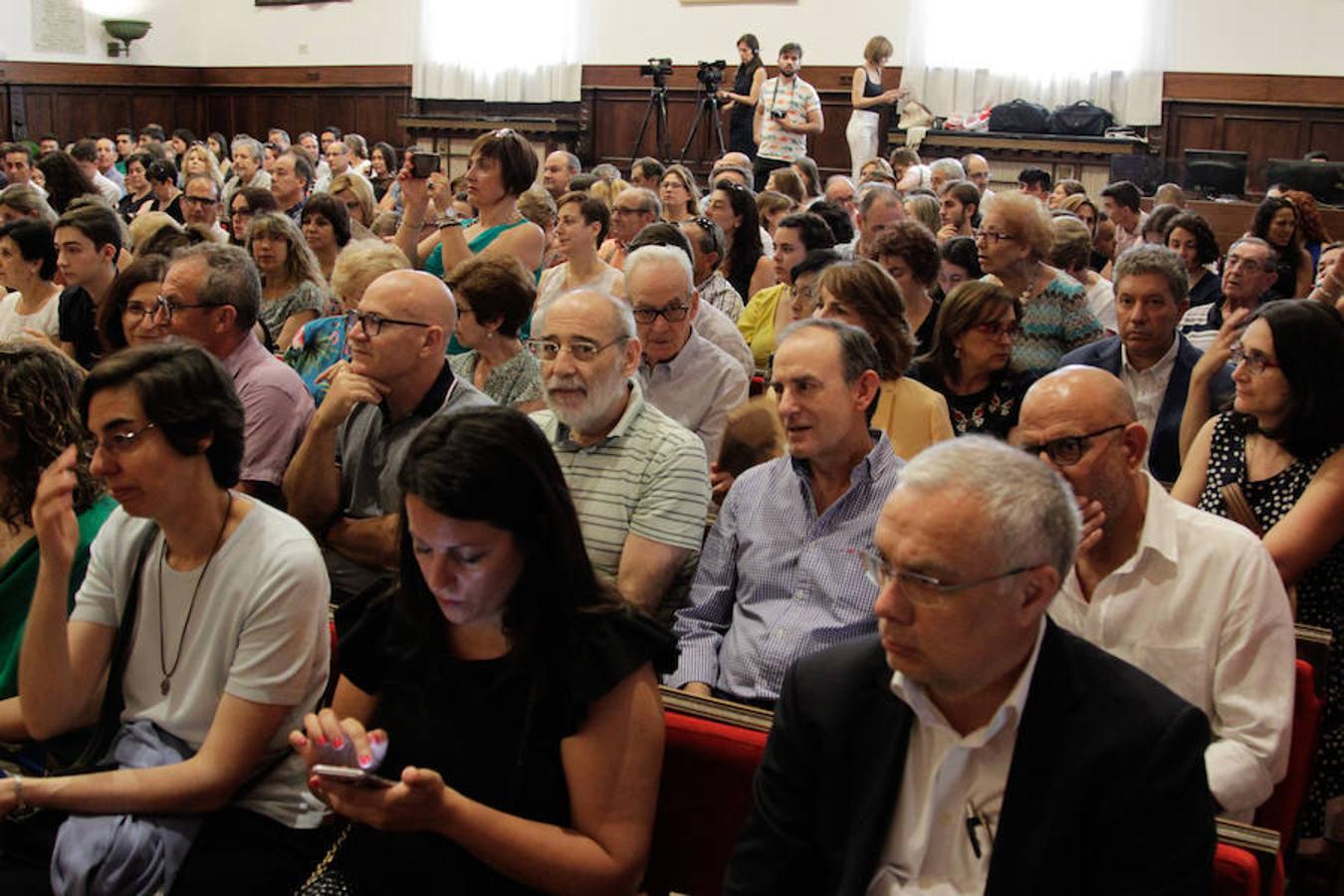 Fotos: La USAL entrega los premios a las 100 mejores notas de la EBAU