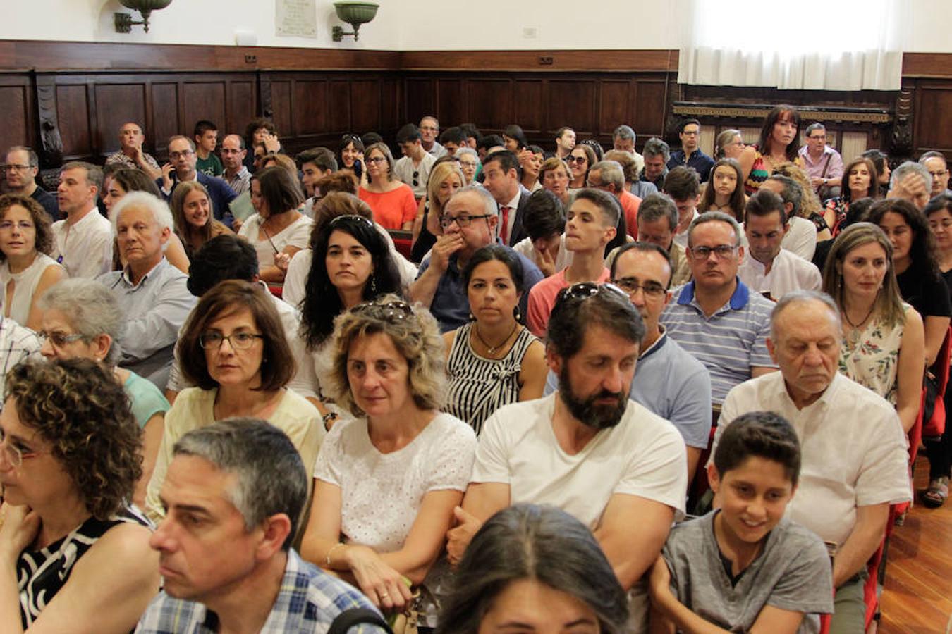 Fotos: La USAL entrega los premios a las 100 mejores notas de la EBAU