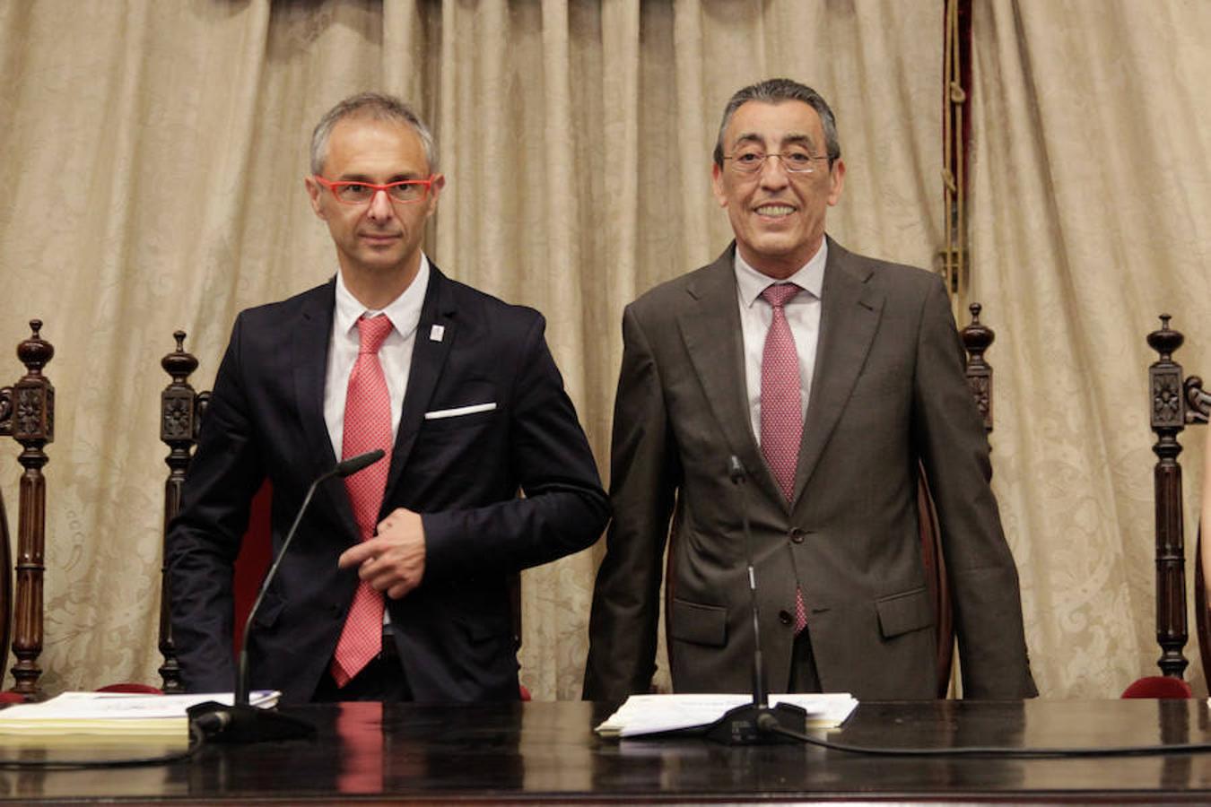 Fotos: La USAL entrega los premios a las 100 mejores notas de la EBAU