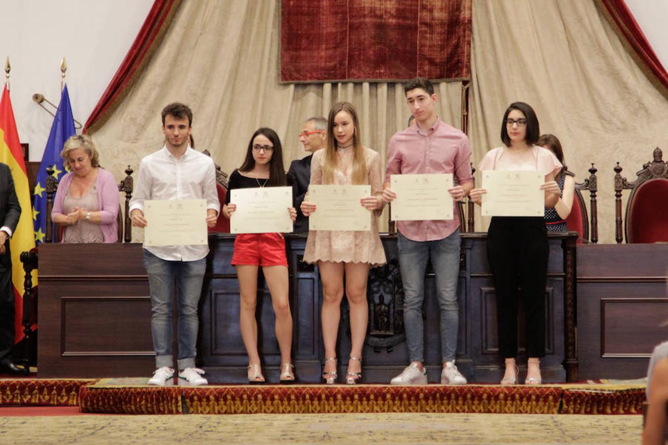 Fotos: La USAL entrega los premios a las 100 mejores notas de la EBAU