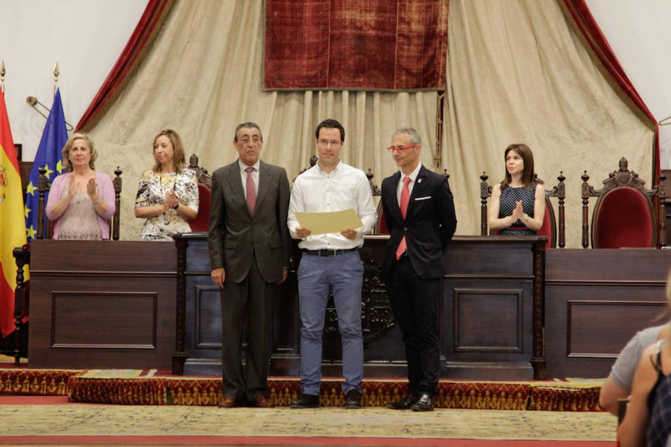 Fotos: La USAL entrega los premios a las 100 mejores notas de la EBAU