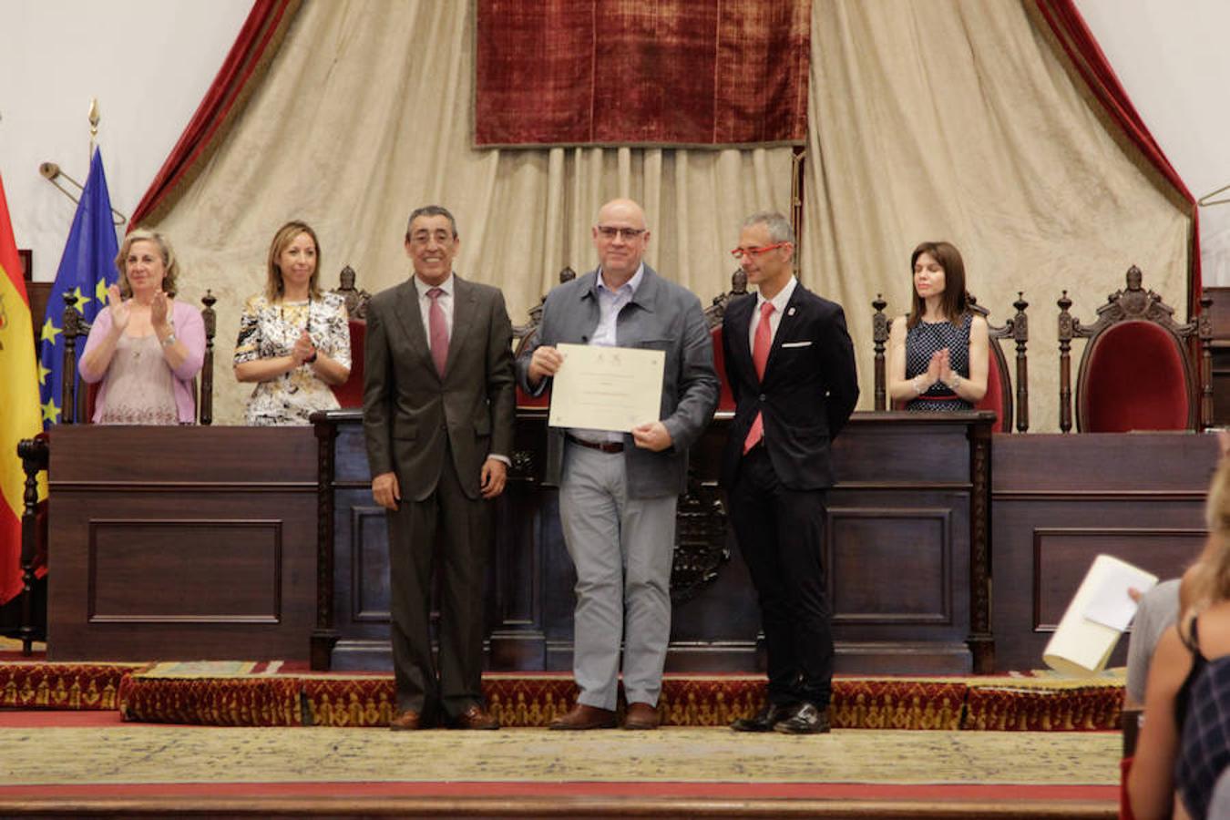 Fotos: La USAL entrega los premios a las 100 mejores notas de la EBAU
