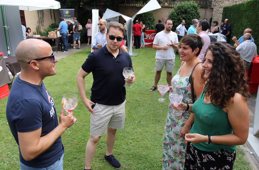 Fotos: Cócteles de película y Concurso de gin-tonics organizados por la Asociación de Camareros de Segovia