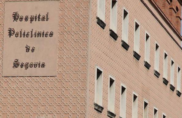 Edificio cerrado de la Policlínica, en la calle San Agustín. 