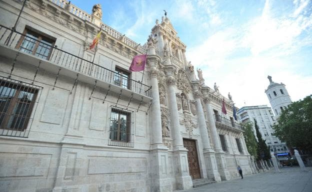 Fachada de la Universidad de Valladolid. 