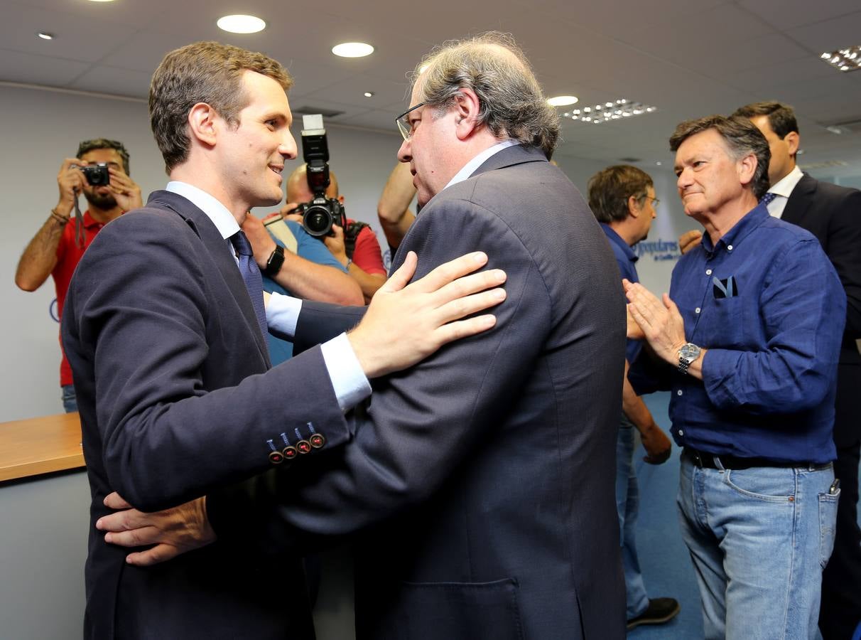 La exministra de Agricultura, la vallisoletana Isabel García Tejerina, arropa a Casado como presidente del PP por su proyecto cargado de ilusión, de generosidad, de equipo y de proyecto de valores y convicciones para España