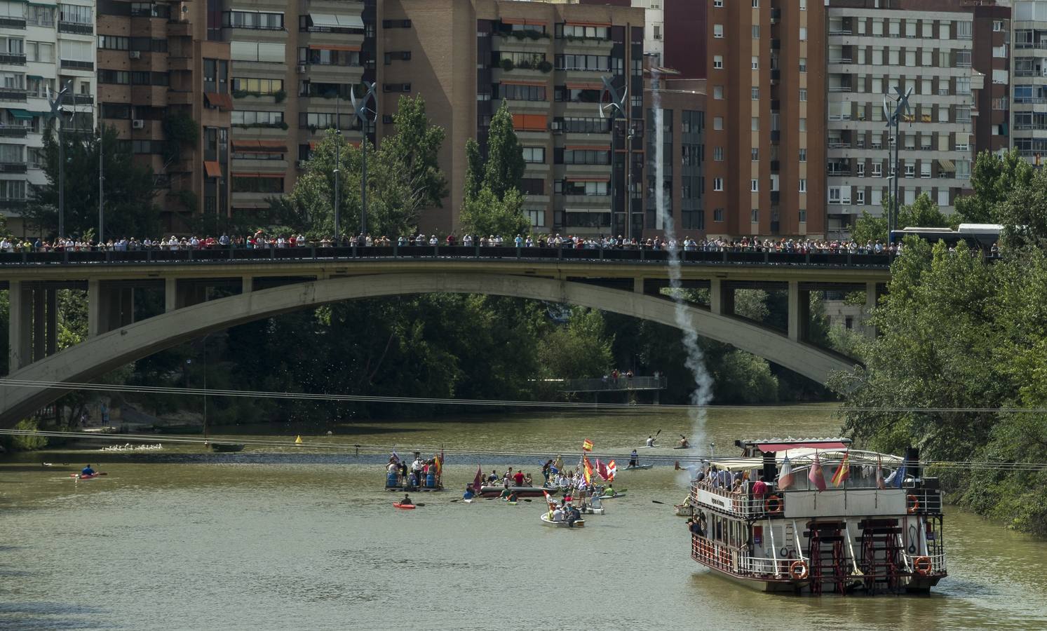 Fotos: Paseo fluvial de la Virgen del Carmen por el río Pisuerga