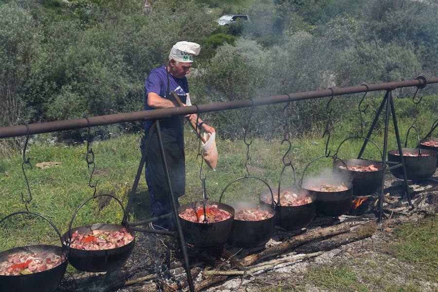 Fotos: Fiesta de la Montaña Palentina en Puente Agudín