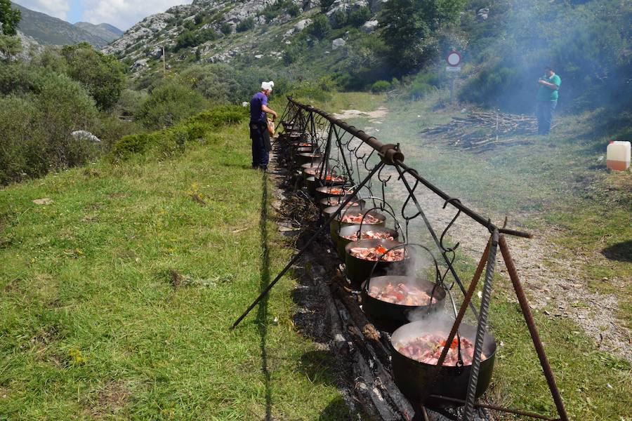 Fotos: Fiesta de la Montaña Palentina en Puente Agudín