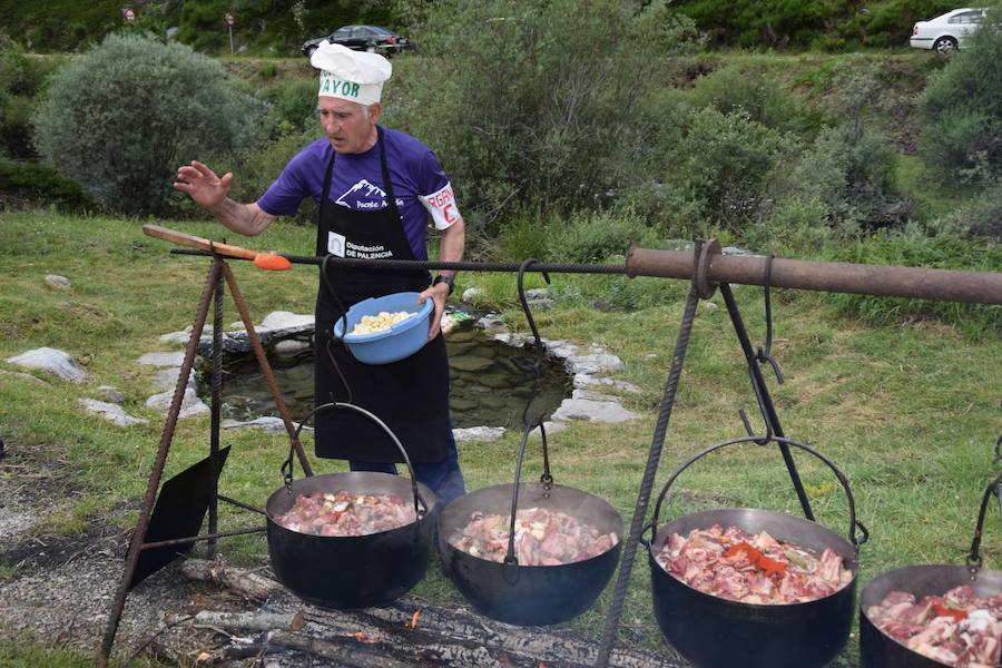 Fotos: Fiesta de la Montaña Palentina en Puente Agudín