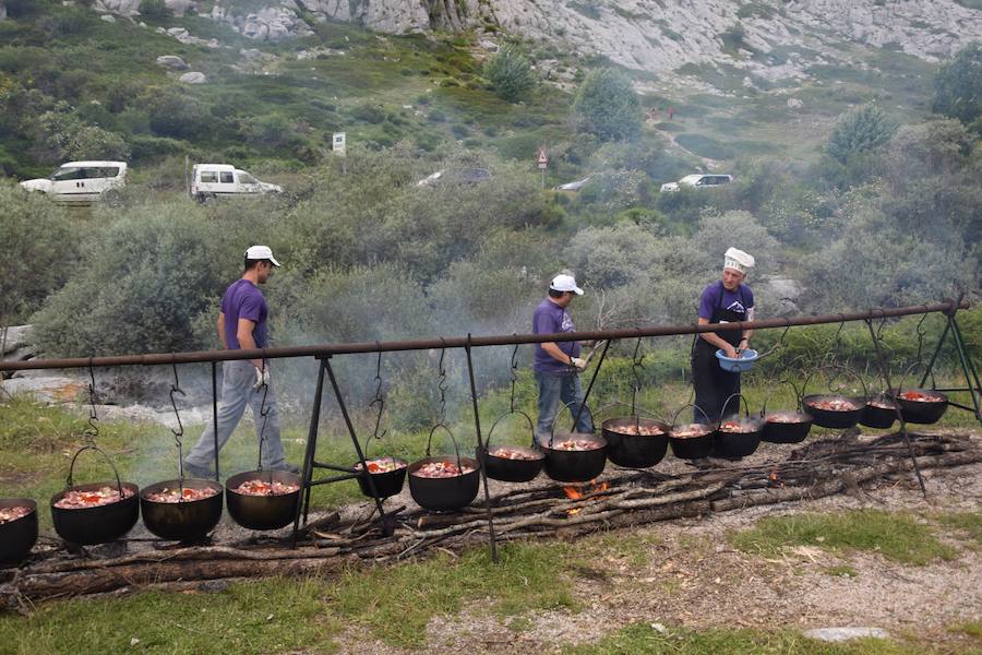 Fotos: Fiesta de la Montaña Palentina en Puente Agudín