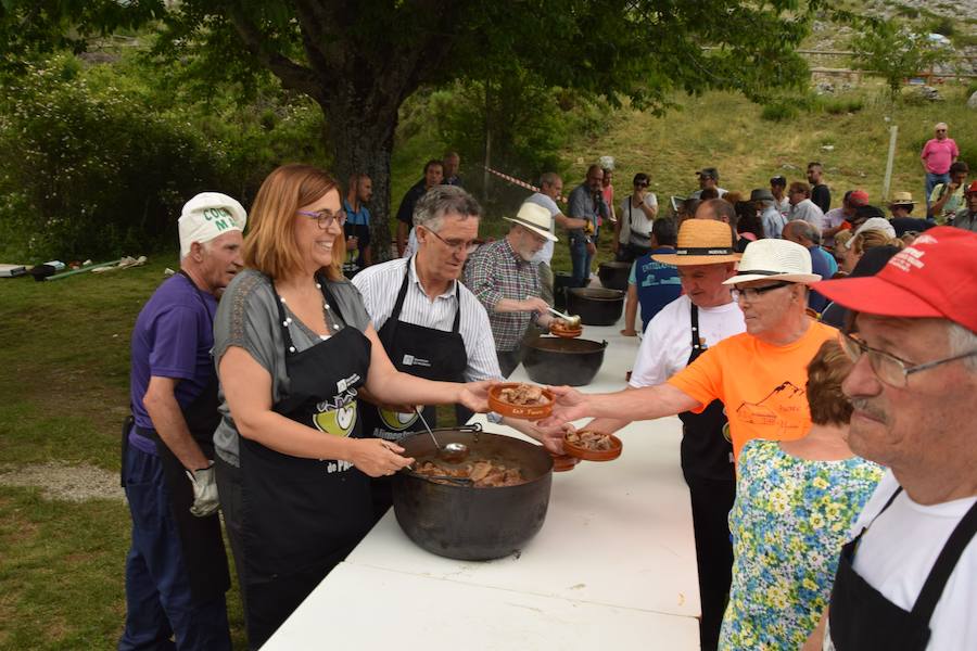 Fotos: Fiesta de la Montaña Palentina en Puente Agudín