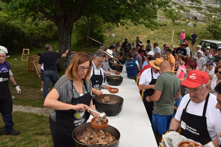 Fotos: Fiesta de la Montaña Palentina en Puente Agudín