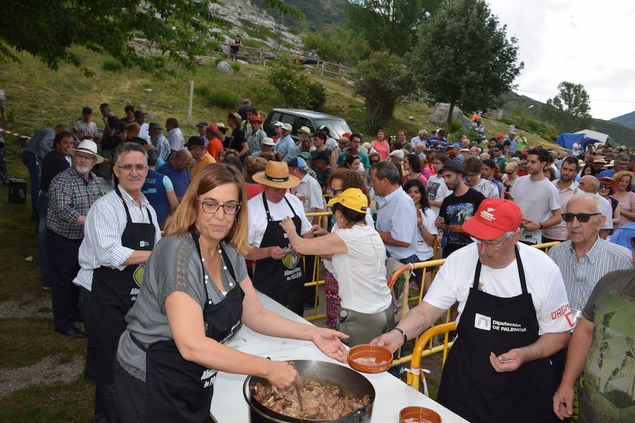 Fotos: Fiesta de la Montaña Palentina en Puente Agudín