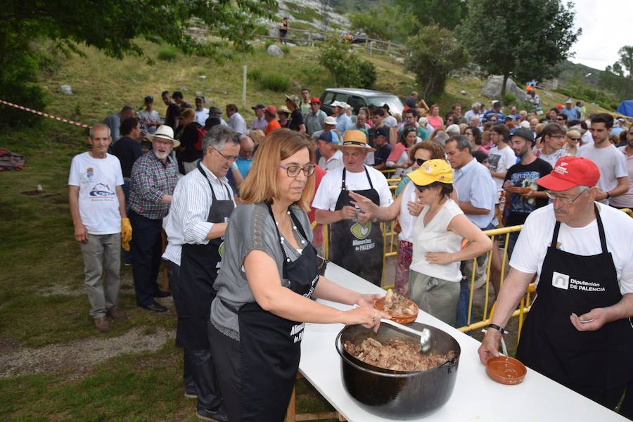 Fotos: Fiesta de la Montaña Palentina en Puente Agudín