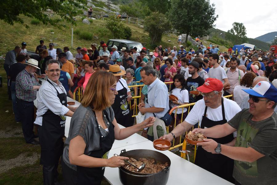 Fotos: Fiesta de la Montaña Palentina en Puente Agudín