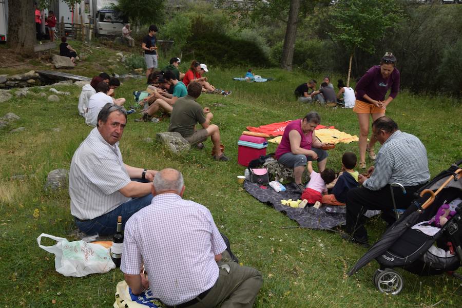 Fotos: Fiesta de la Montaña Palentina en Puente Agudín