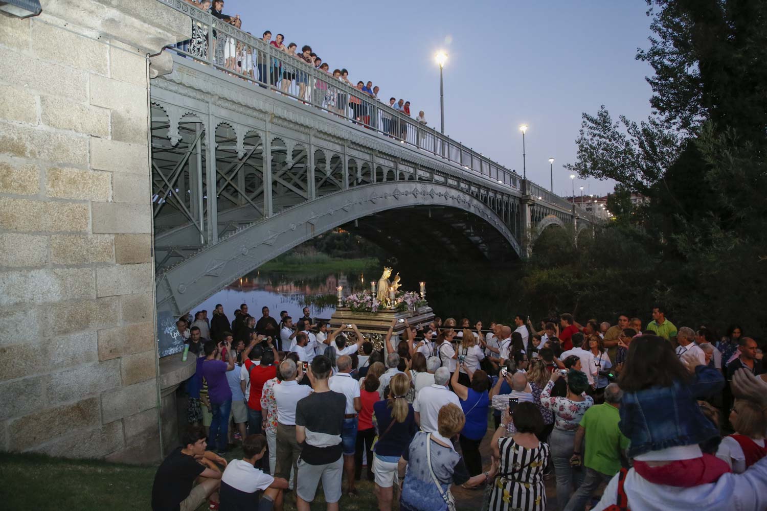 Por sexto año consecutivo, la imagen desfiló en procesión acompañada de decenas de fieles