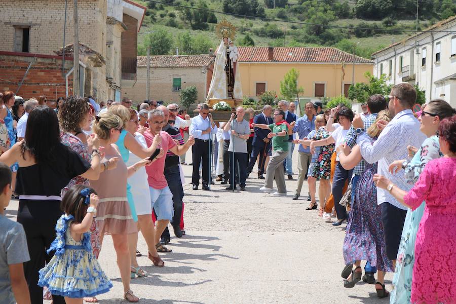 Fotos: Cevico Navero danza a la Virgen del Carmen