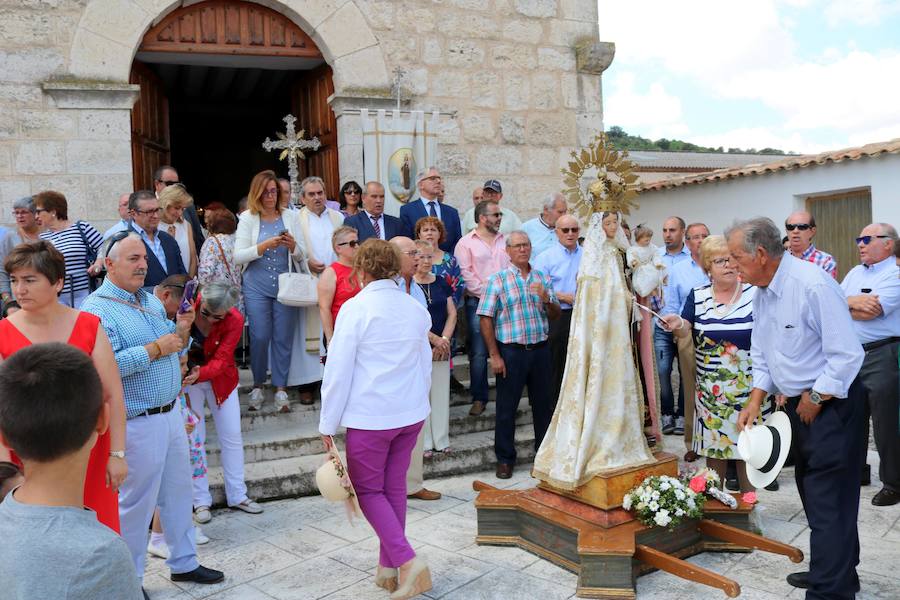 Fotos: Cevico Navero danza a la Virgen del Carmen