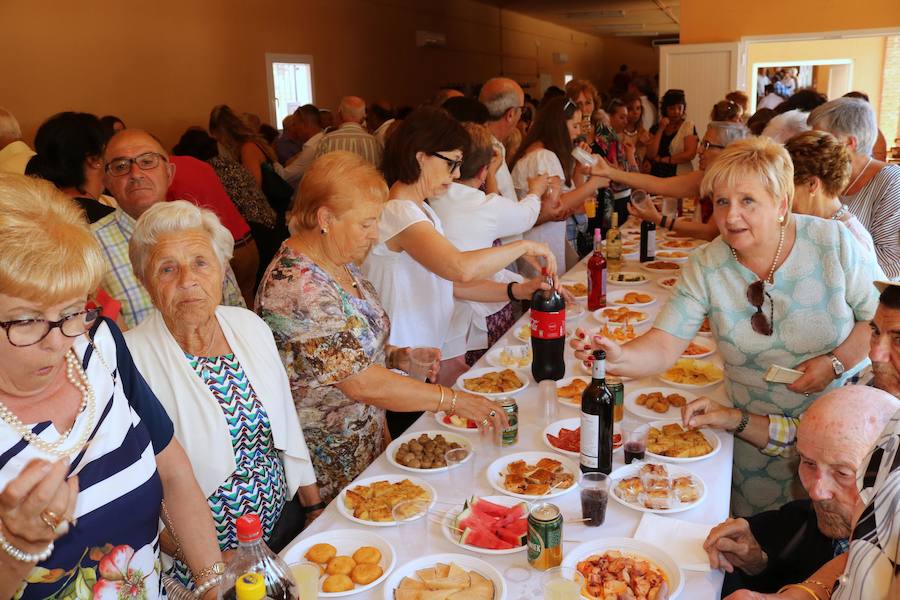 Fotos: Cevico Navero danza a la Virgen del Carmen