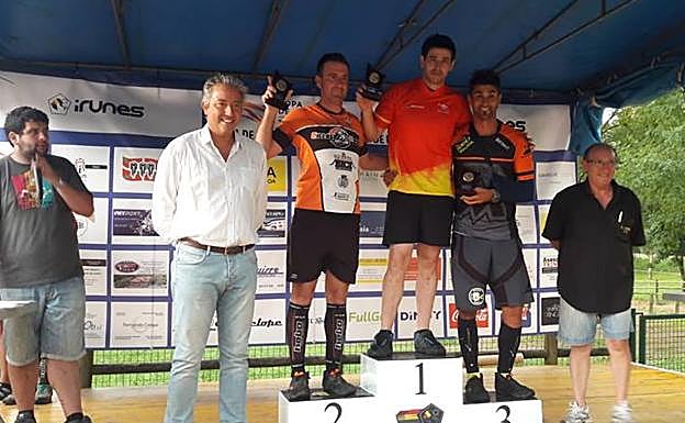 Iván Izquierdo, en el podio. 