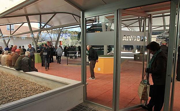 Interior de la estación de autobuses de Segovia. 